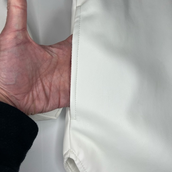 Lauriebelles Chelsea DeBoer by Lily & Lottie 
Creed Faux Leather Shacket - Picture 7 of 11